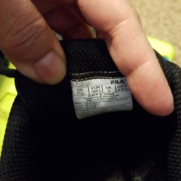 Fila non slip work shoes as is - Picture 7 of 7